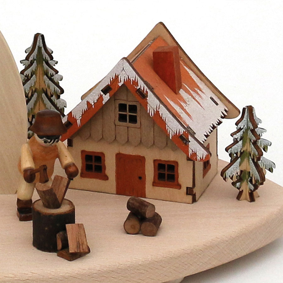 Pyramide 'Holzhacker mit Hackstock' 32x19,5x25cm